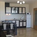 Golden Sea View بوموري