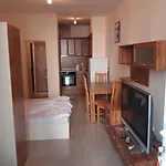 Golden Sea View * بوموري