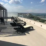 Golden Sea View شقة
