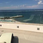 شقة Golden Sea View *