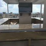 Golden Sea View * بوموري