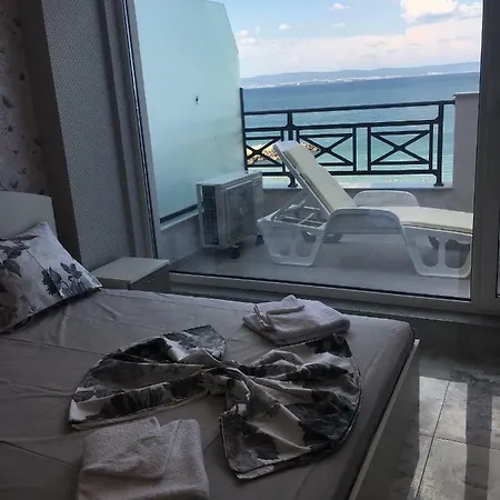 Golden Sea View *