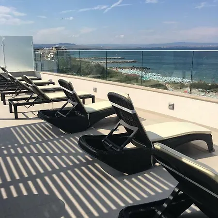 Golden Sea View Apartment