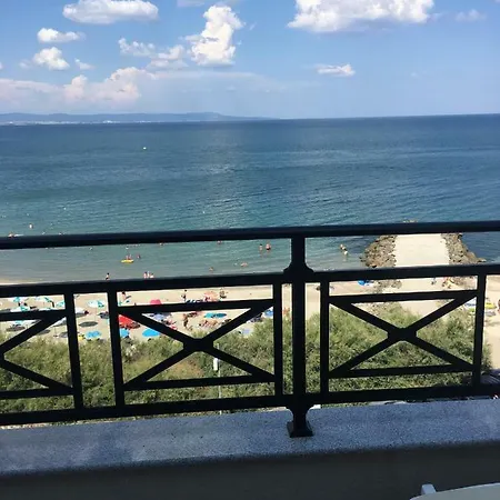 Golden Sea View Apartment *