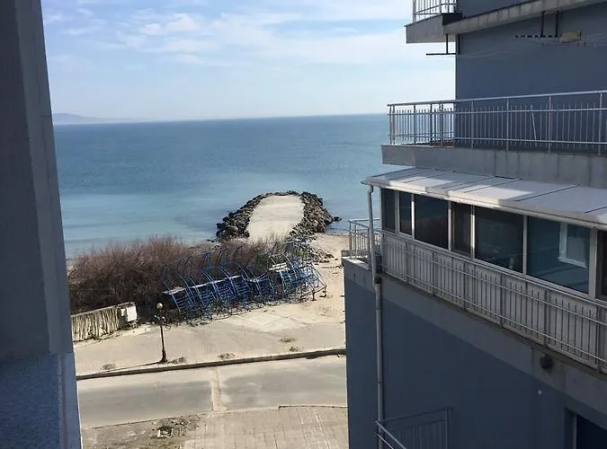 Διαμέρισμα Golden Sea View *