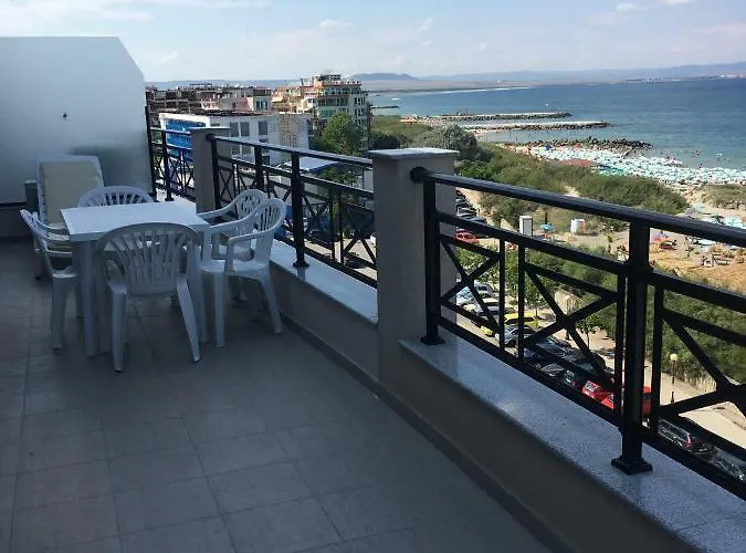 Апартамент Golden Sea View Поморие