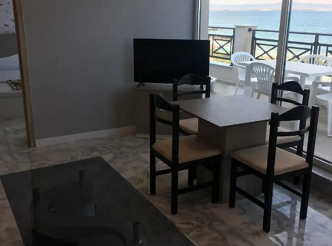 Διαμέρισμα Golden Sea View