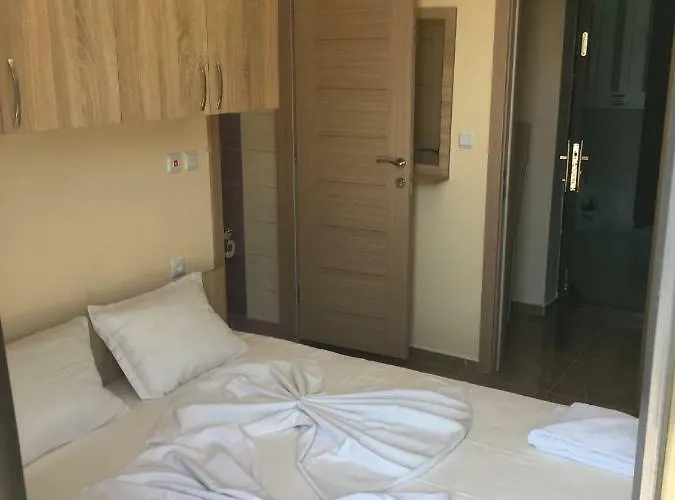 Апартамент Golden Sea View Поморие